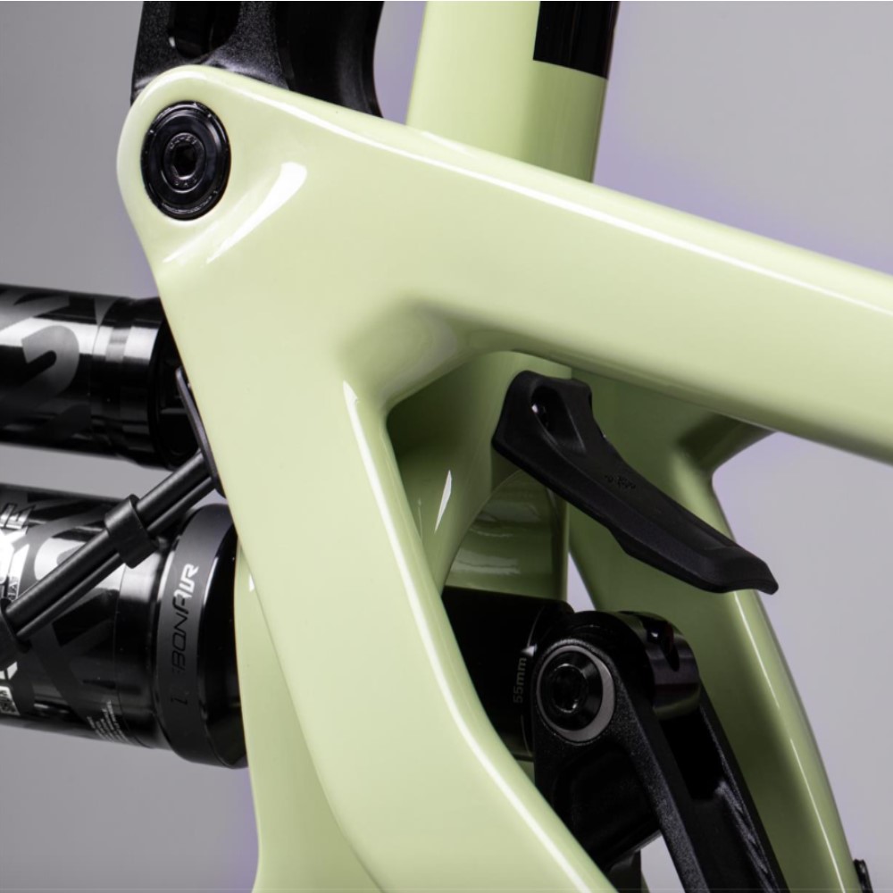 644098321_Particolare